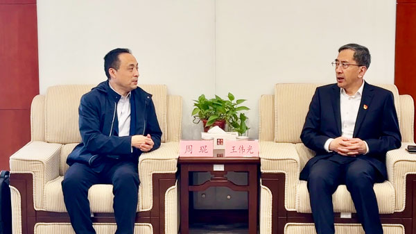 青島國(guó)際投資有限公司黨委書記、董事長(zhǎng) 王偉光會(huì)見歡創(chuàng)科技總經(jīng)理周琨